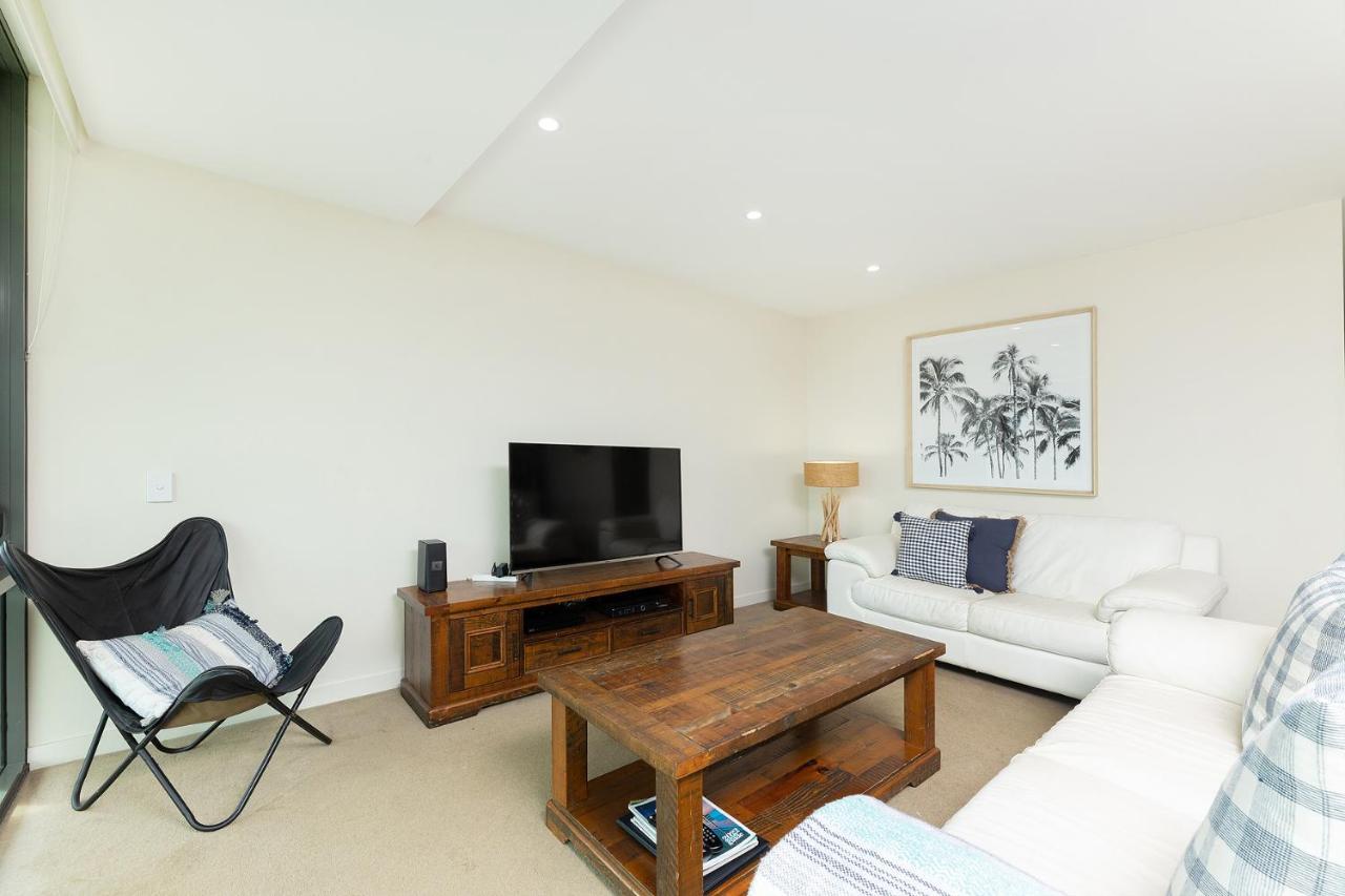 Apartment The 303 *